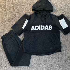 Women’s Adidas sweatshirt and jogger pants set